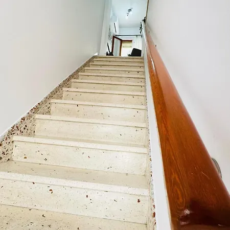 公寓 La Portada 埃斯特波纳